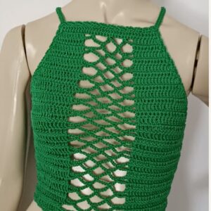 Cropped Peekaboo em crochê artesanal verde, confeccionado em fio 100% algodão