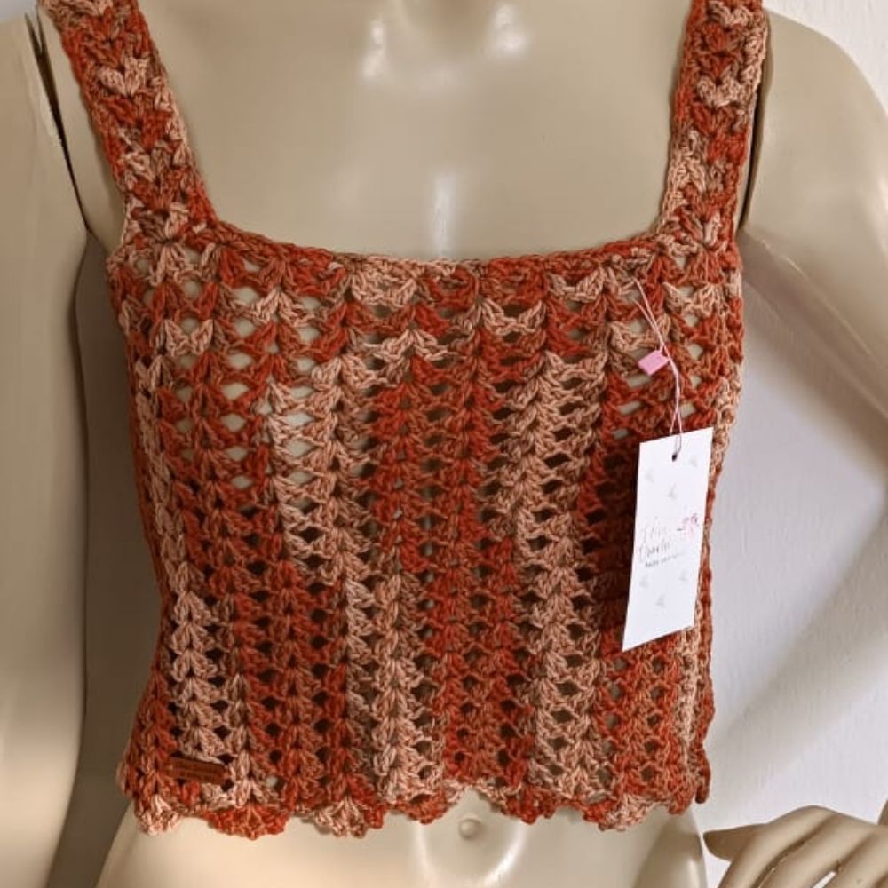 Cropped Solara em Crochê Artesanal 13 Cropped Solara em crochê artesanal Brownie - peça feminina feita à mão em fio 100% algodão | Clau Crochê