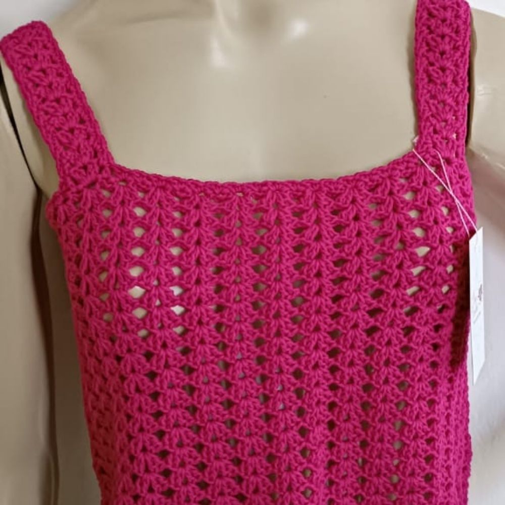 Cropped Solara em Crochê Artesanal 15 Cropped Solara em crochê artesanal Fúcsia - peça feminina feita à mão em fio 100% algodão | Clau Crochê