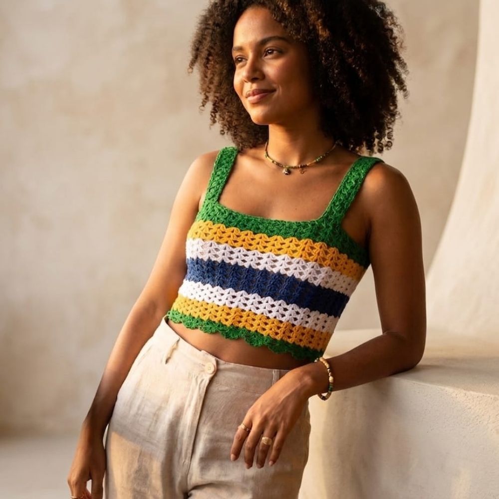 Cropped Solara em Crochê Artesanal 2 Cropped Solara em crochê artesanal cor Raízes do Brasil - peça feminina feita à mão em fio 100% algodão | Clau Crochê